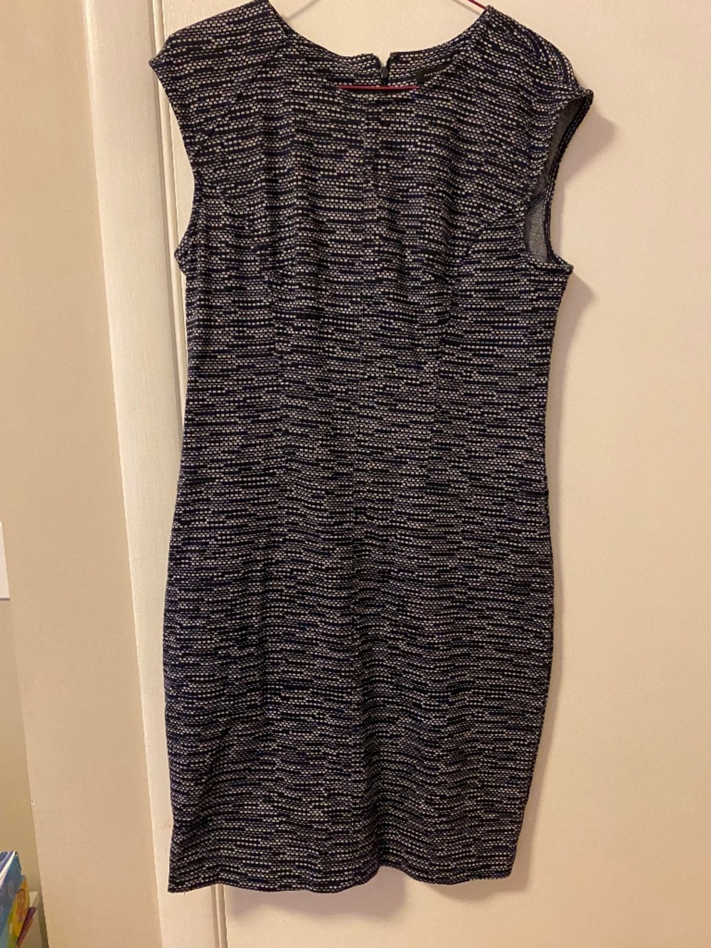 Ann Taylor sleeveless fitted dress size medium